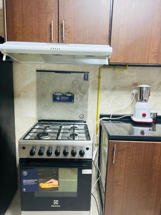 Apartamento 1-bedroom Unit With Pool In Land Complex Al Ain Road