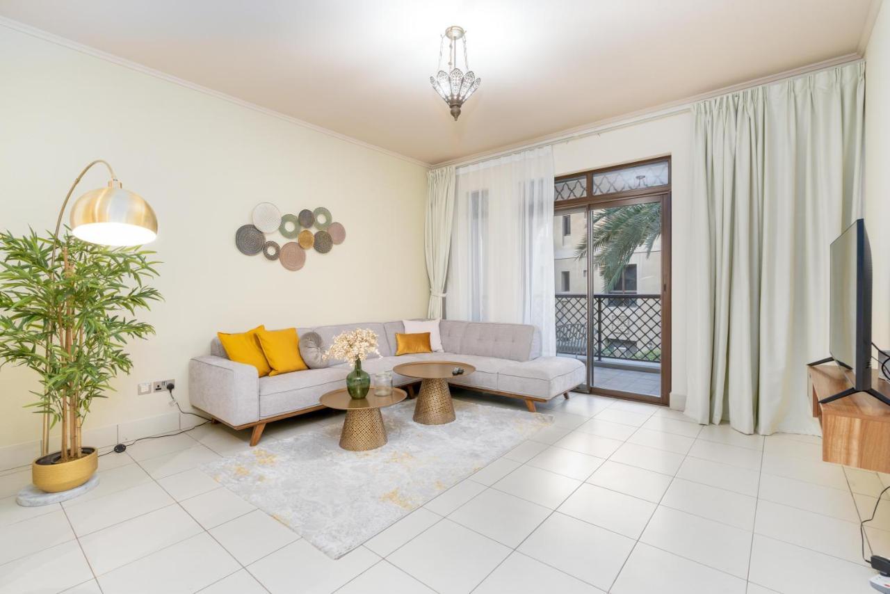 Mall Downtown Holiday home Dubai