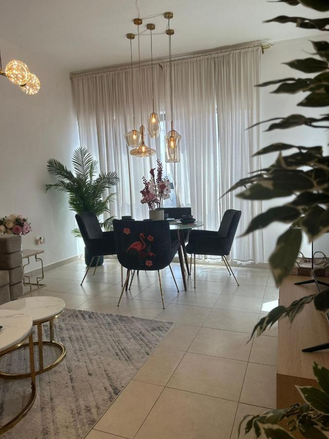 1-bedroom Unit With Pool In Land Complex Al Ain Road Apartamento Dubái