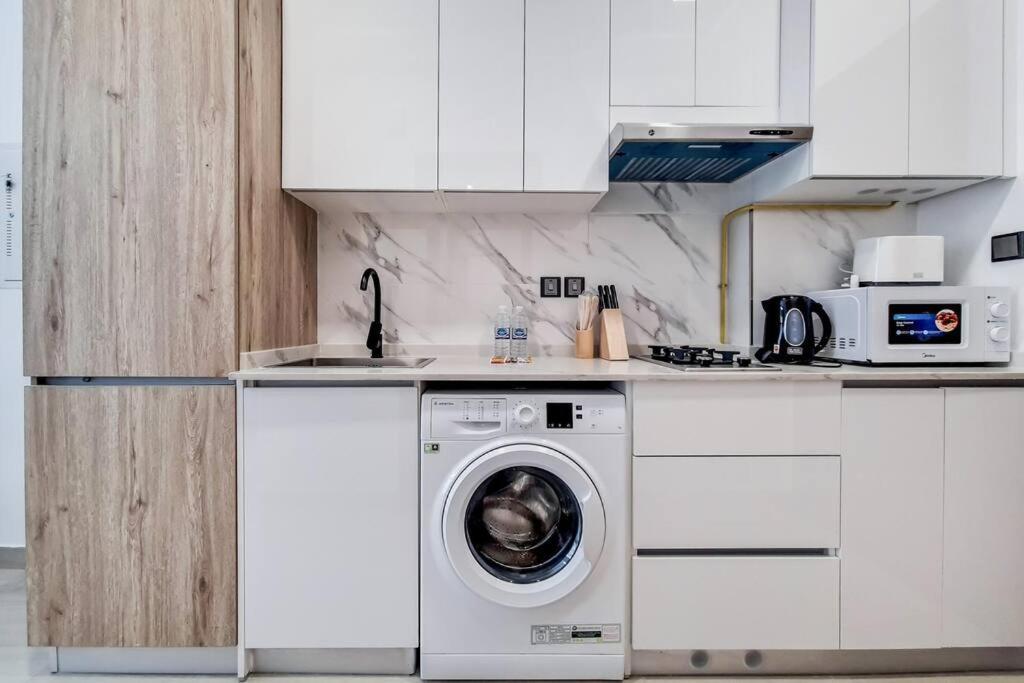 Stylish Brand New In Pantheon Elysee 2 In The Heart Of Jvc * Dubái
