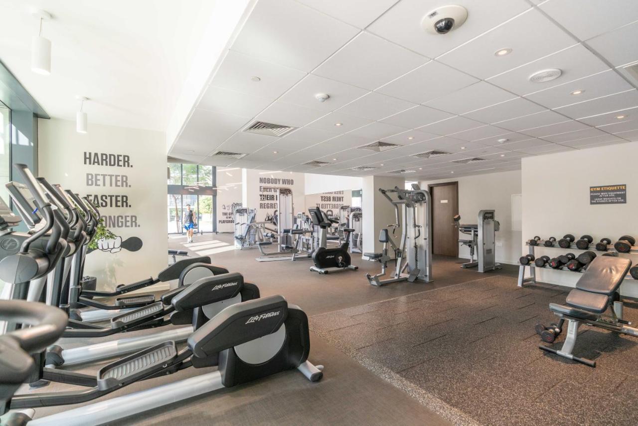 Downtown / Great Location / 2bdr / 2 Balconies / 10 Min Walk From Mall Dubai