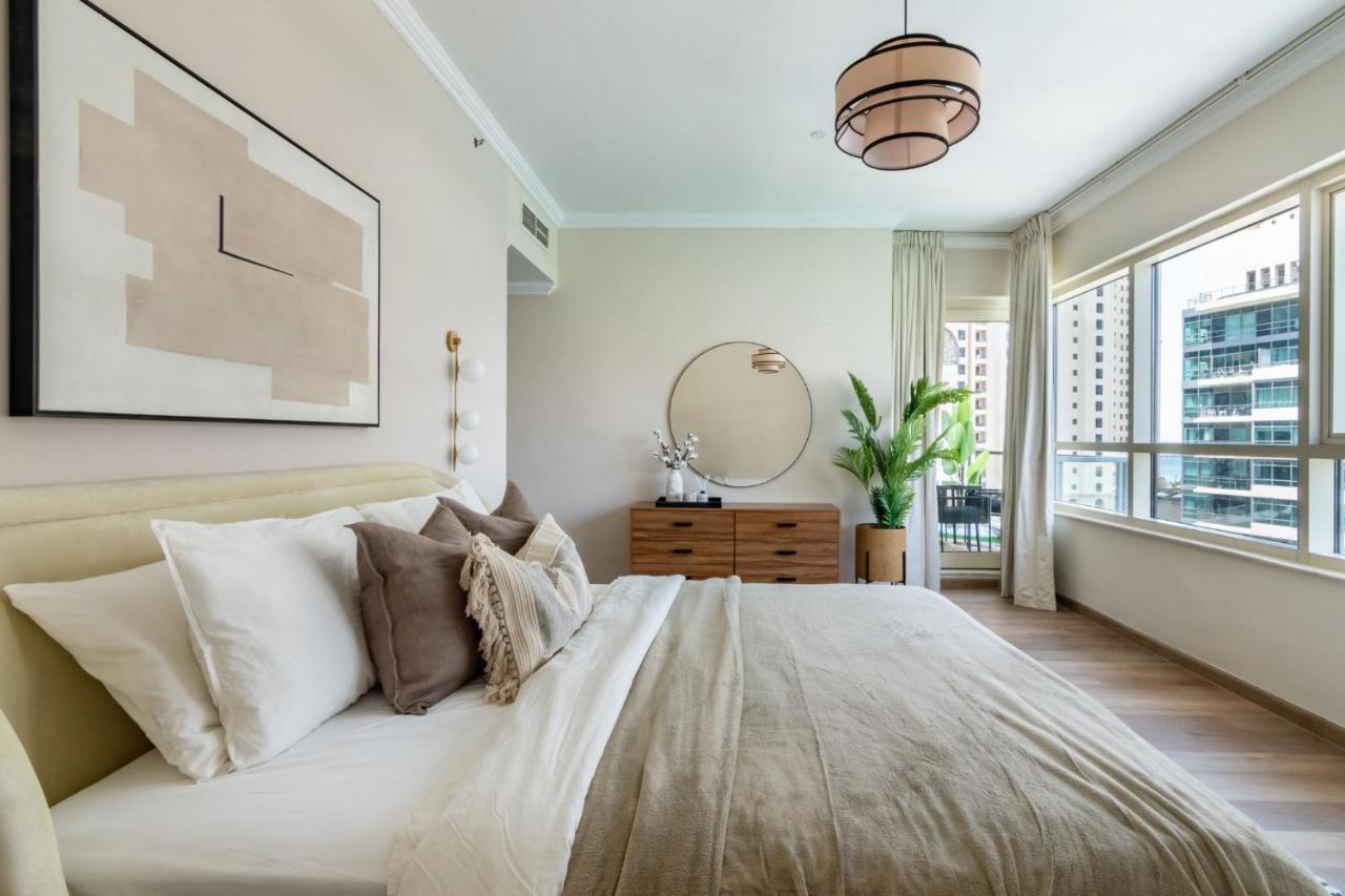 Luxurious Style 2br In Marina W/ Yacht View Dubai