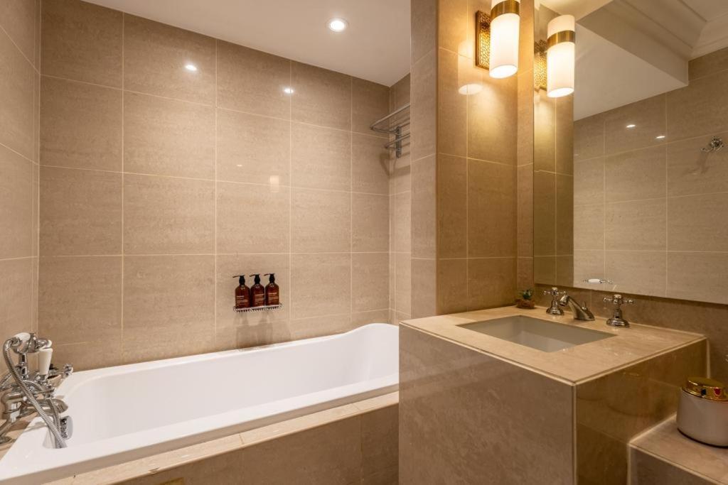 Apartamento Arabian Nights In Souk Albahar-dubai Mall Dubái