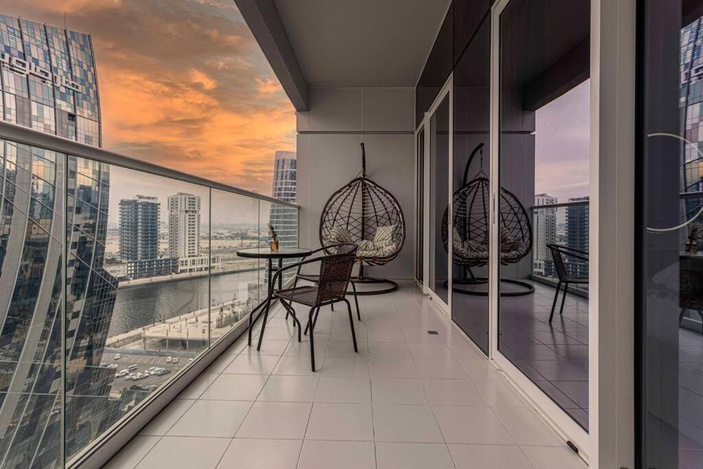Turquoise - Downtown 1 Bedroom Business Bay - Canal View Lejlighed *