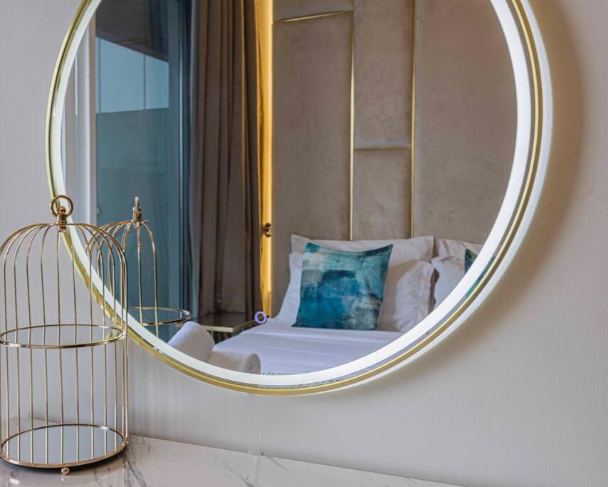 Turquoise - Downtown 1 Bedroom Business Bay - Canal View Lejlighed *