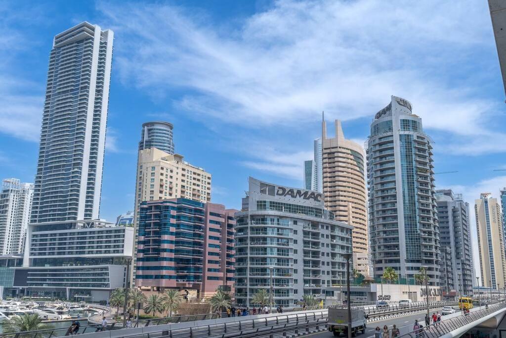 Appartement Colorful Geometric In Marina Dubai