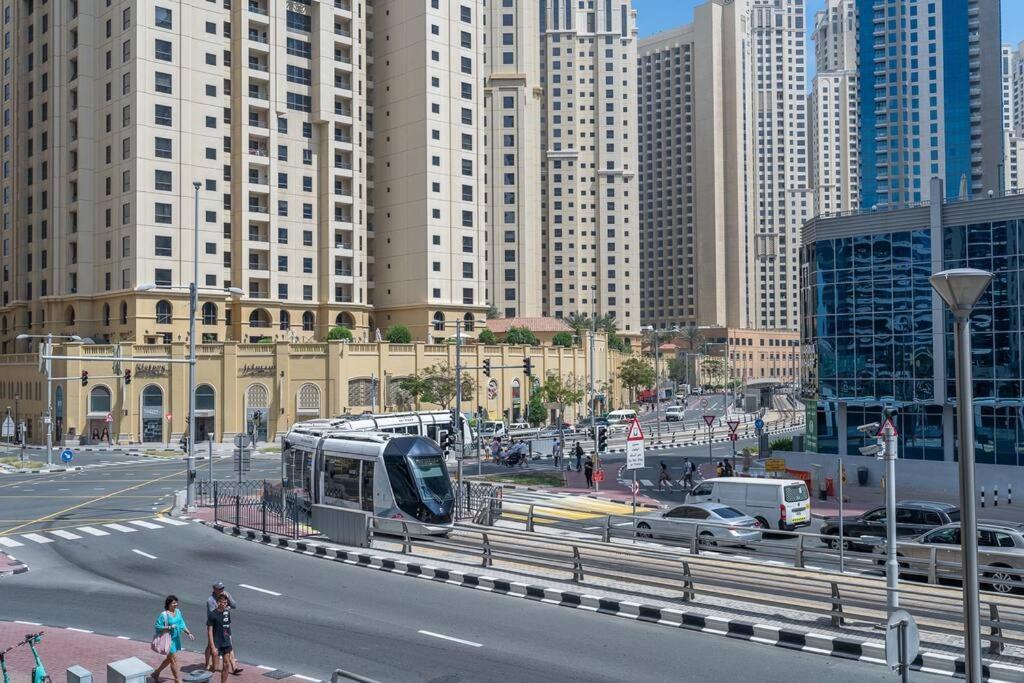 Stylish With Tropical Fair In Marina Dubaï