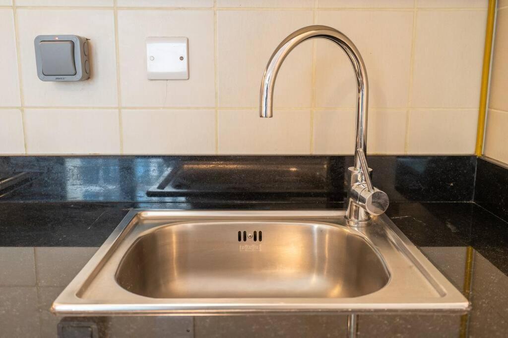 Appartement Stylish With Tropical Fair In Marina Dubaï