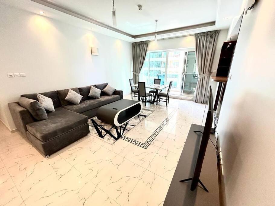 Brand New Marina Opal Huge 1br *