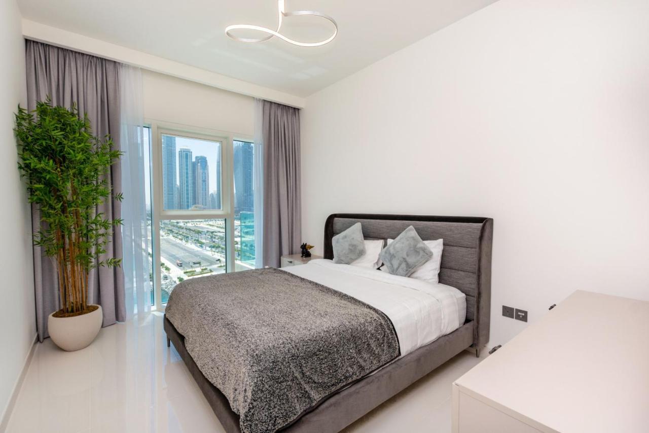 Vayk - Stunning Two Bedroom With Private Access Dubái