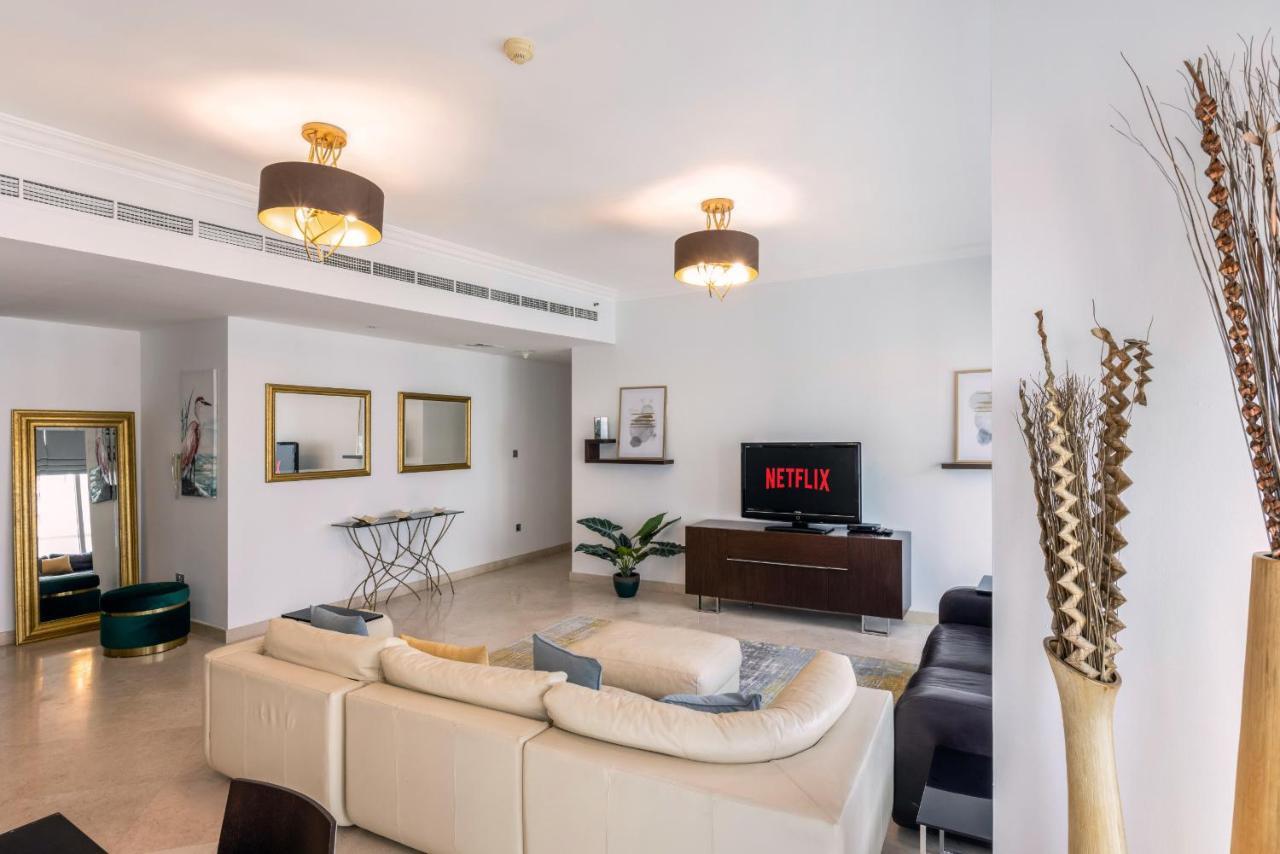 Vayk - Modern Four Bedroom With Sea View In Marina *
