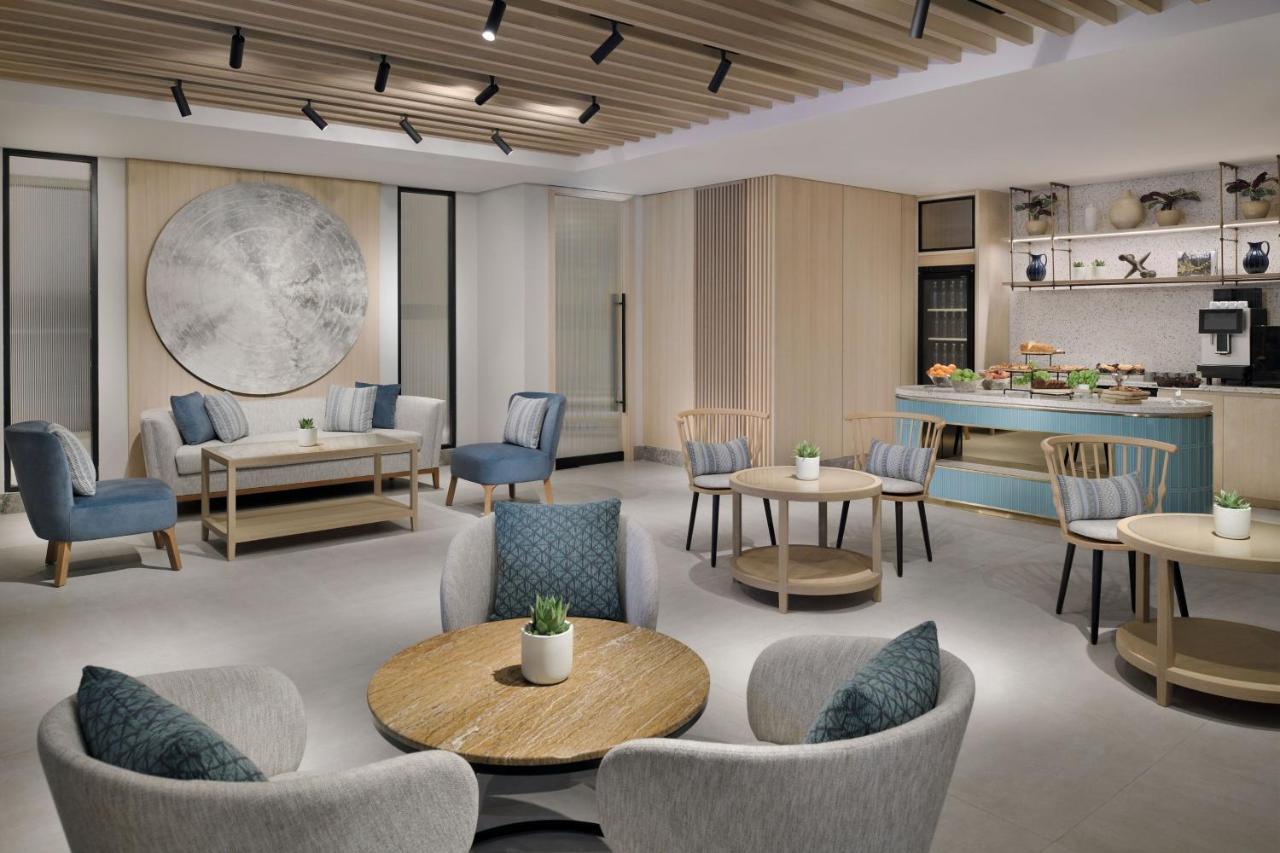 Delta By Marriott Investment Park Hotel Dubái