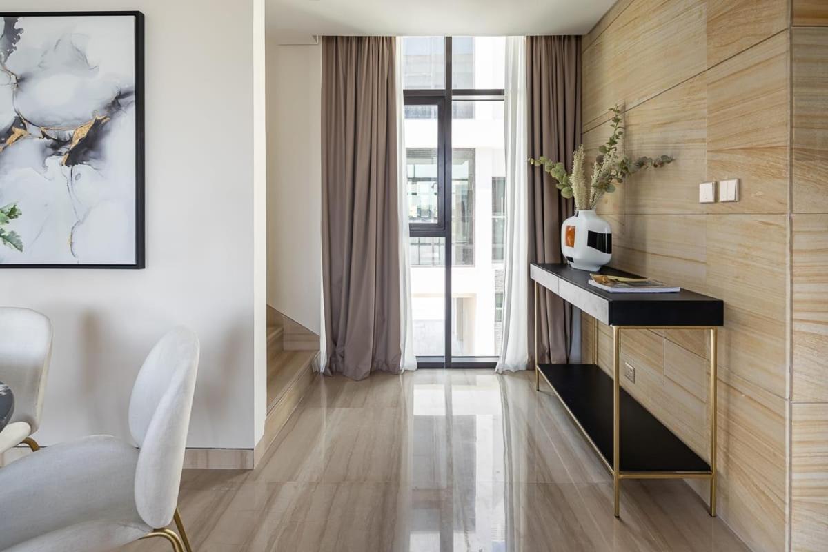 Frank Porter - Damac Hills Veneto Villas *