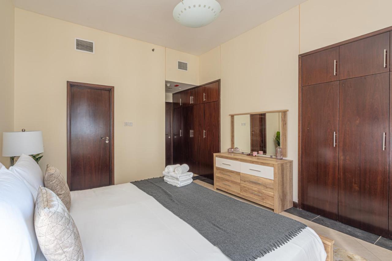 Higuests - Cheerful With Stunning Views In Port Saeed Appartement
