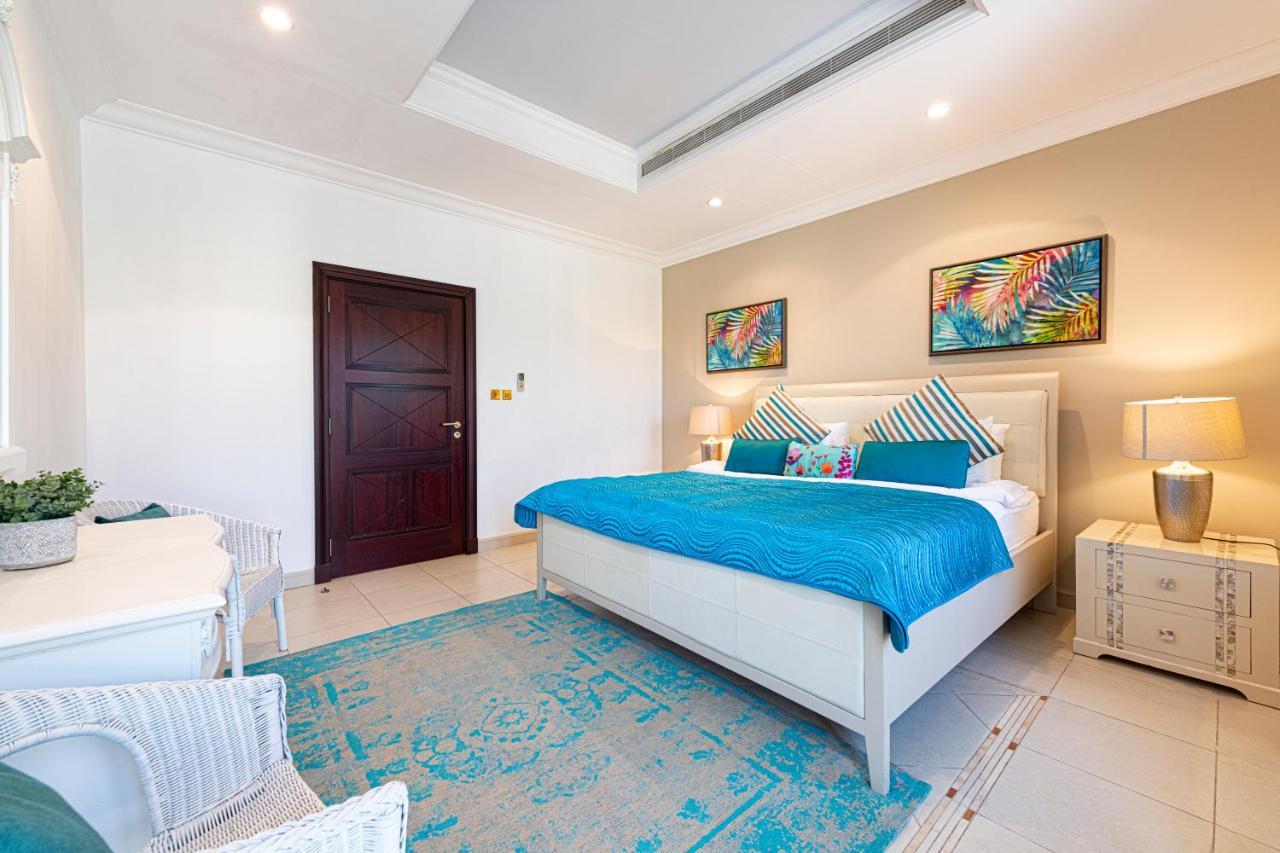Palm Jumeirah Beachfront Private Pool 5 Bedroom & 1 Maids With Access To * Dubai
