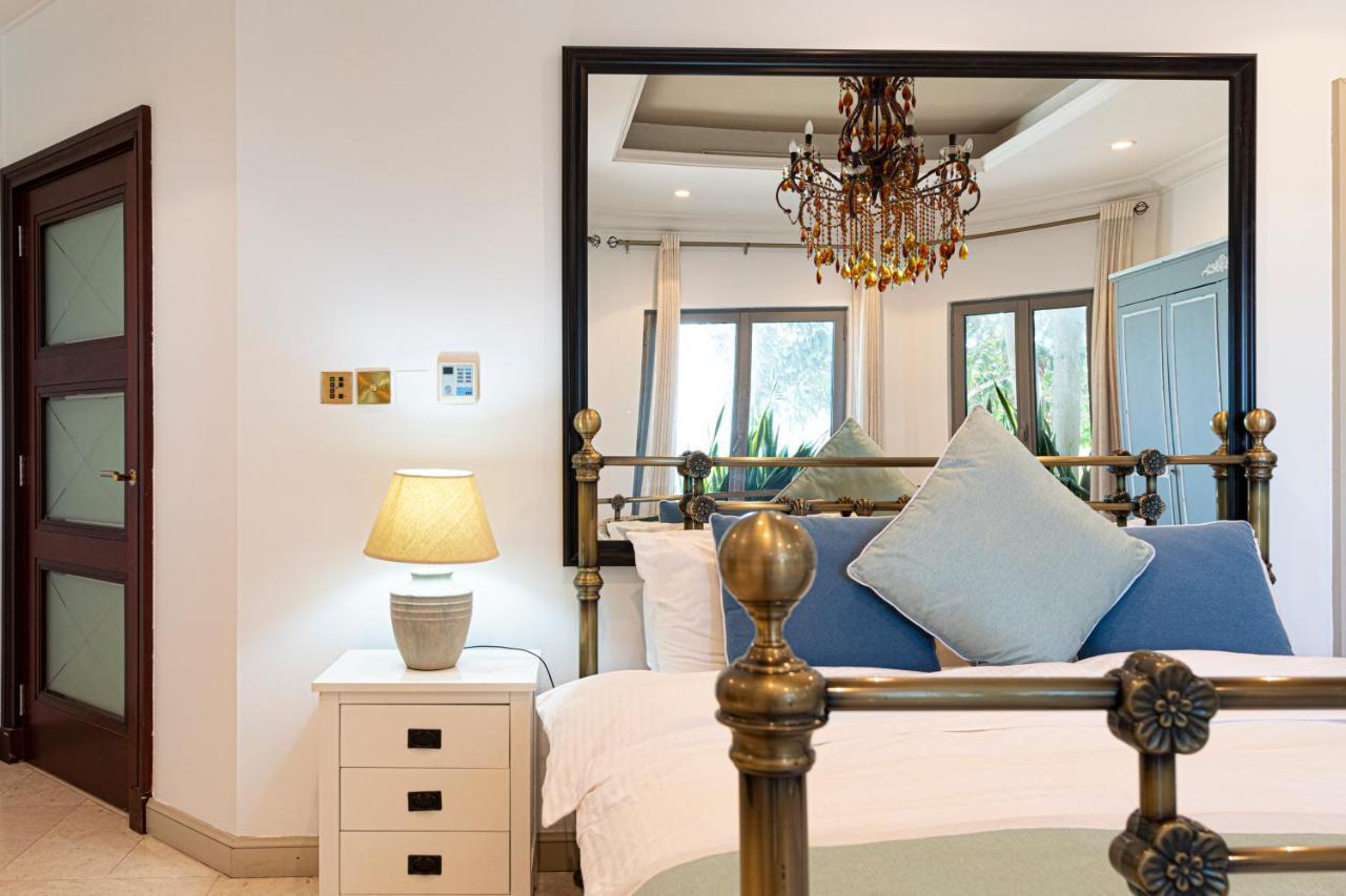 Palm Jumeirah Beachfront Private Pool 5 Bedroom & 1 Maids With Access To * Dubai