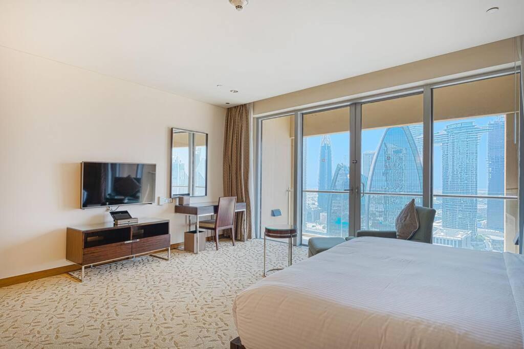 Opulent Studio At The Address Mall