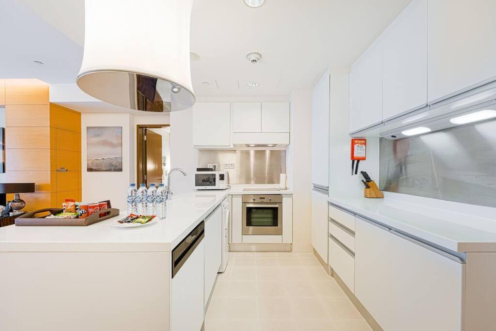 Opulent Studio At The Address Mall Appartement