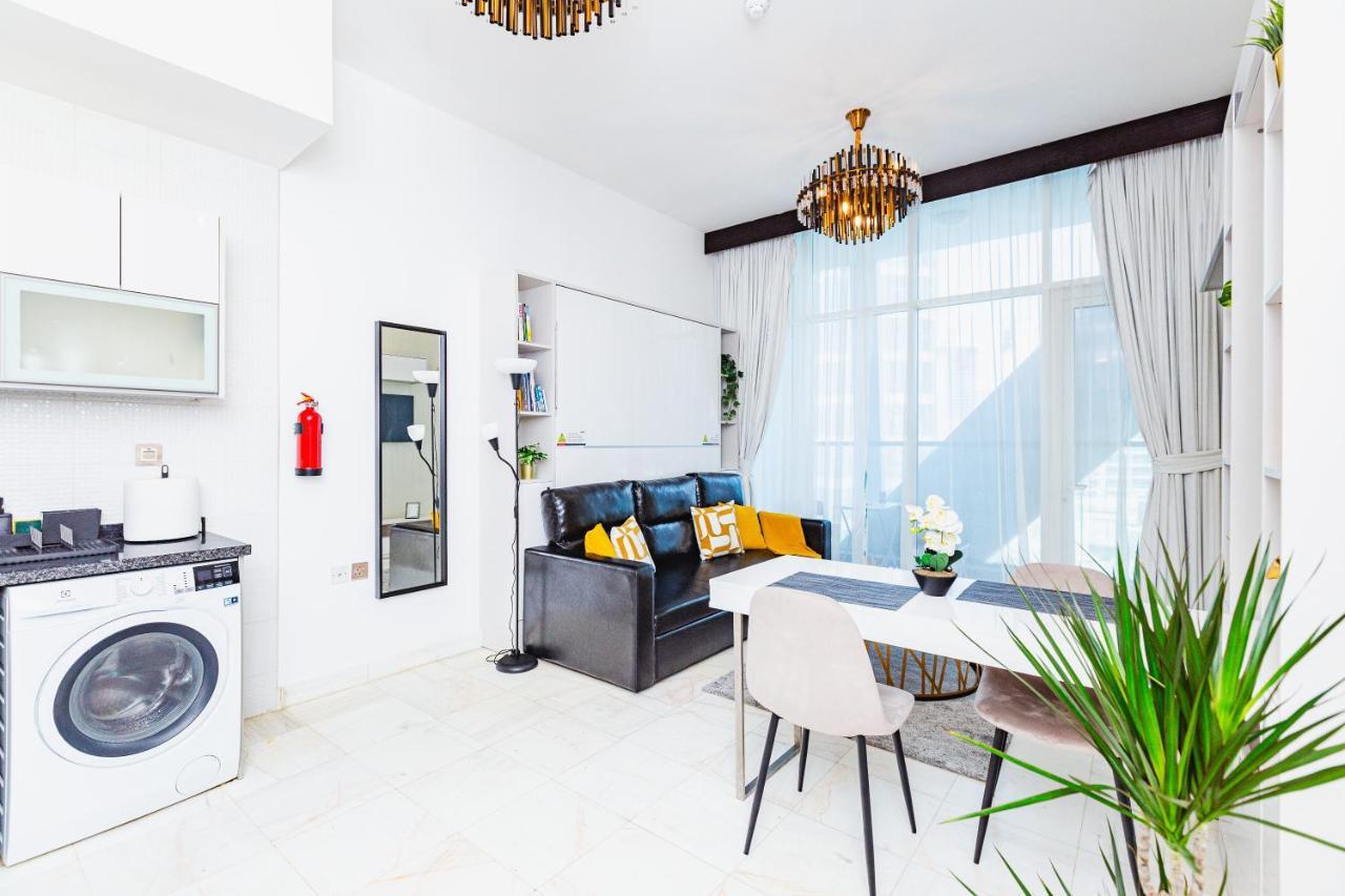 Apartamento Waves Homes - Chic With Balcony Overlooking Views