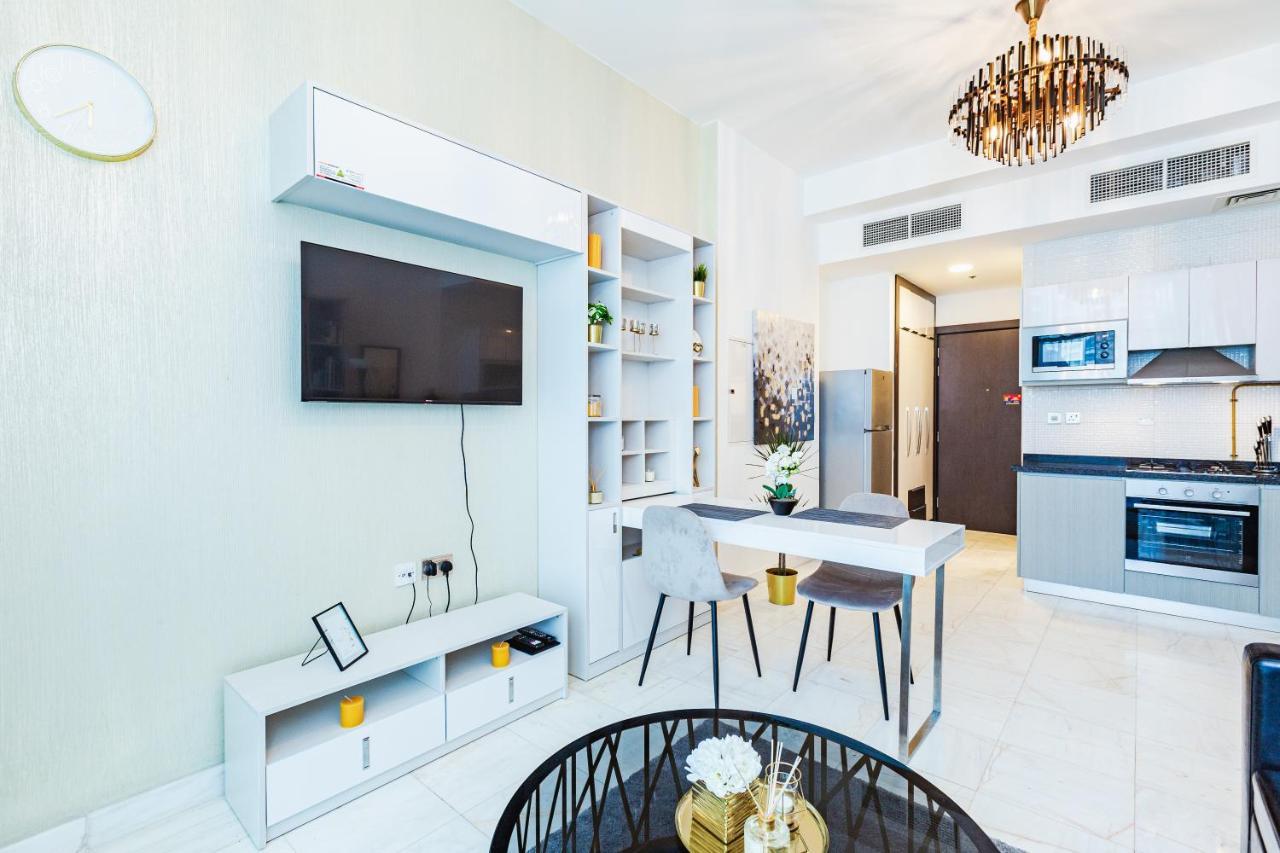 Apartamento Waves Homes - Chic With Balcony Overlooking Views