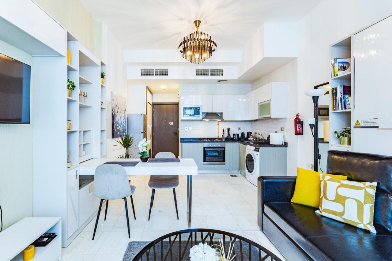 Waves Homes - Chic With Balcony Overlooking Views * Dubái