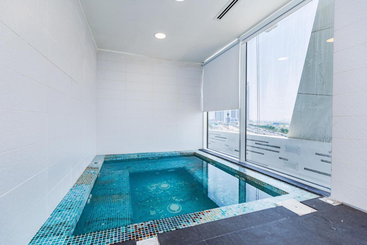 Apartamento Waves Homes - Chic With Balcony Overlooking Views Dubái