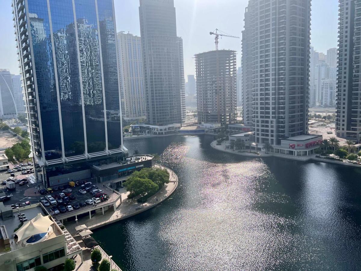 Apartment Cosmos Living Spacious With Balcony Gcv1 Dubai