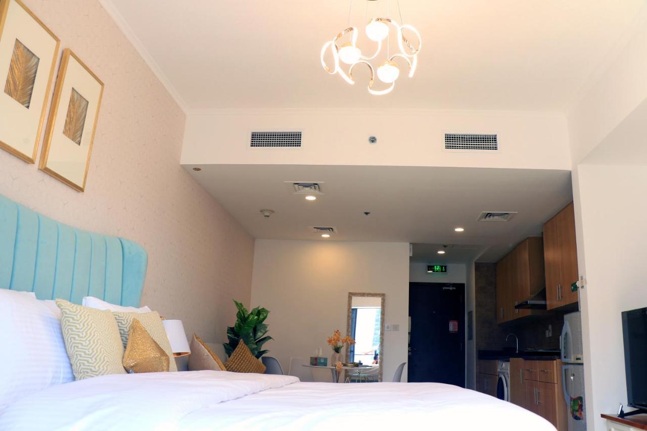 Cosmos Living Spacious With Balcony Gcv1 Apartment
