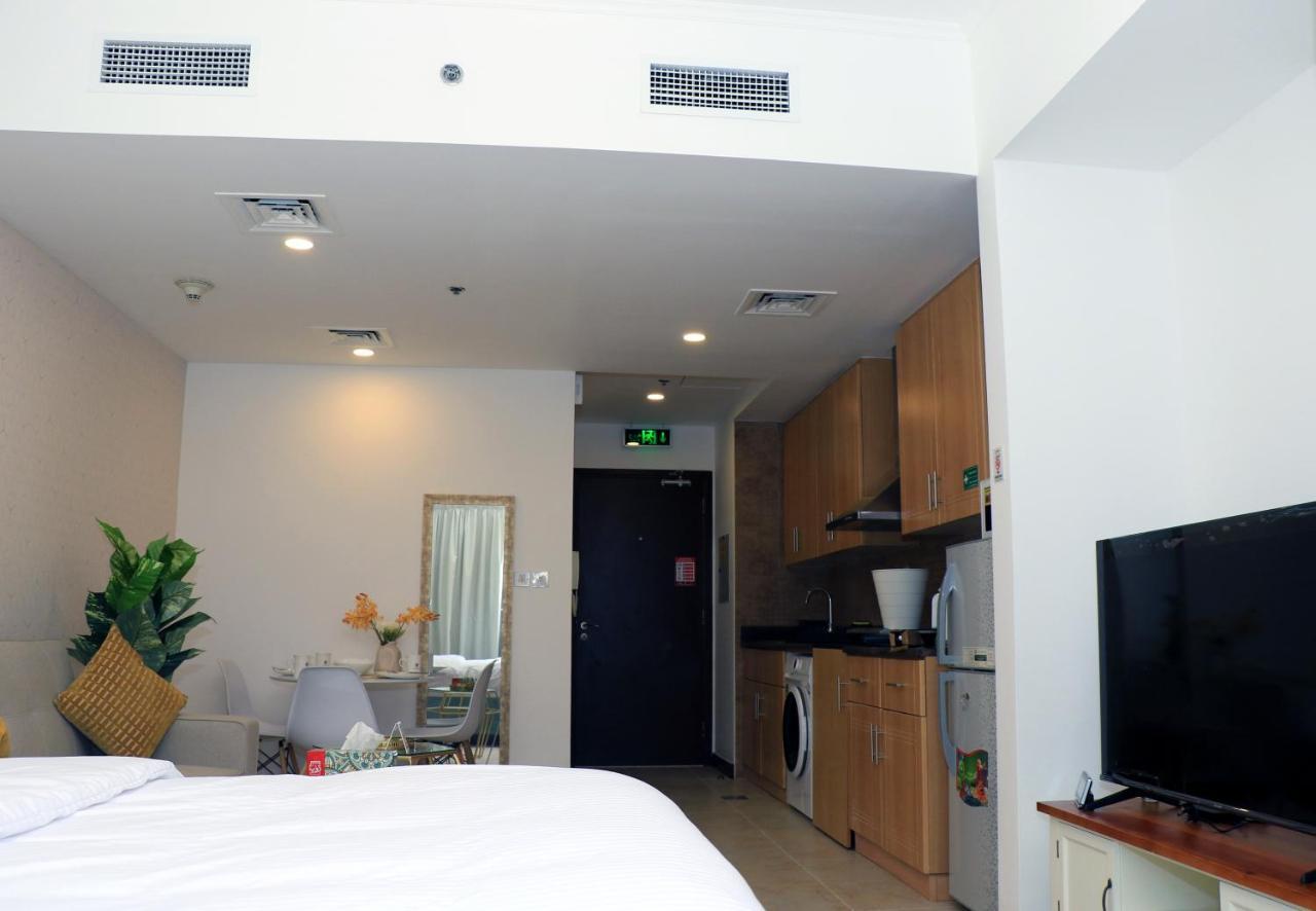 Apartment Cosmos Living Spacious With Balcony Gcv1
