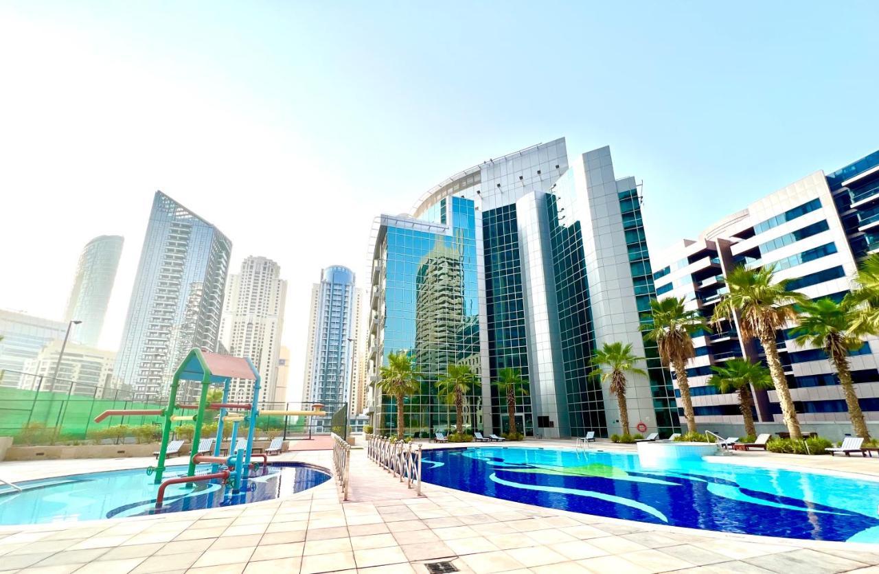 The Waves 241 Marina Apartemen *