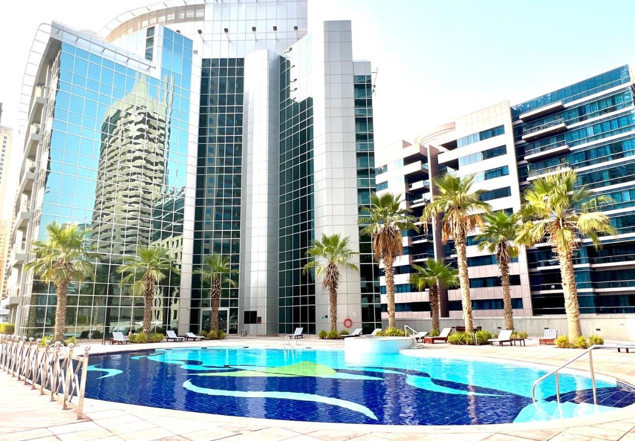 The Waves 241 Marina Apartemen *