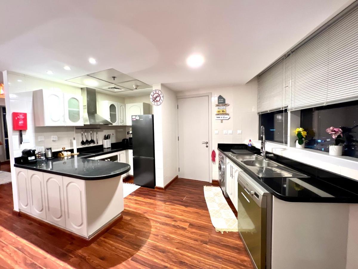 Apartemen The Waves 241 Marina *