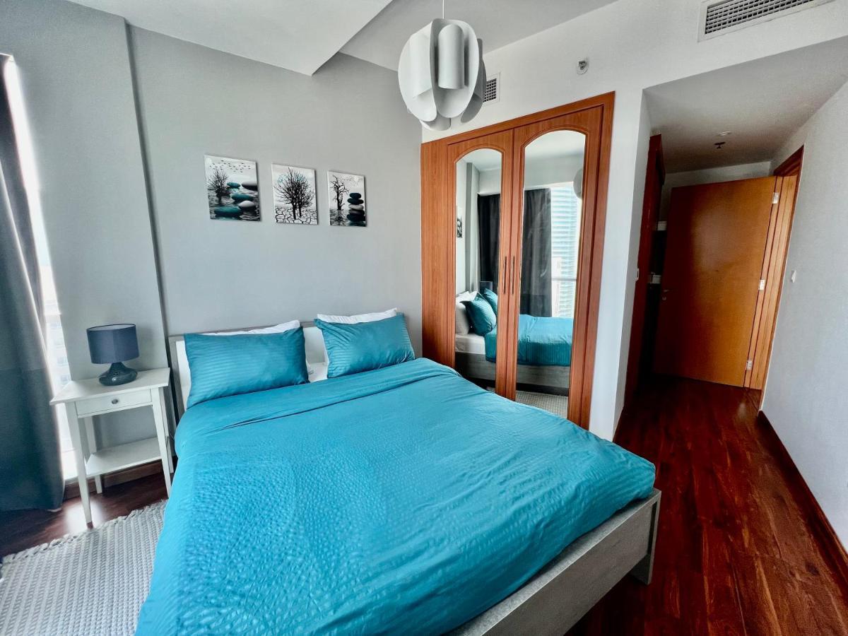 Apartemen The Waves 241 Marina