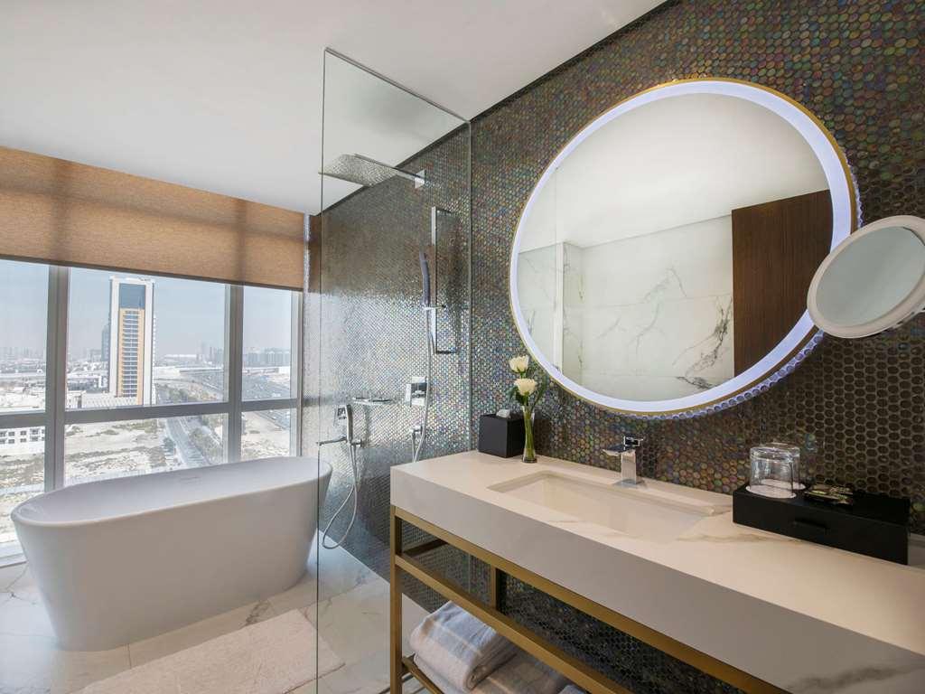 Hotel Moevenpick Jumeirah Village Triangle Dubái