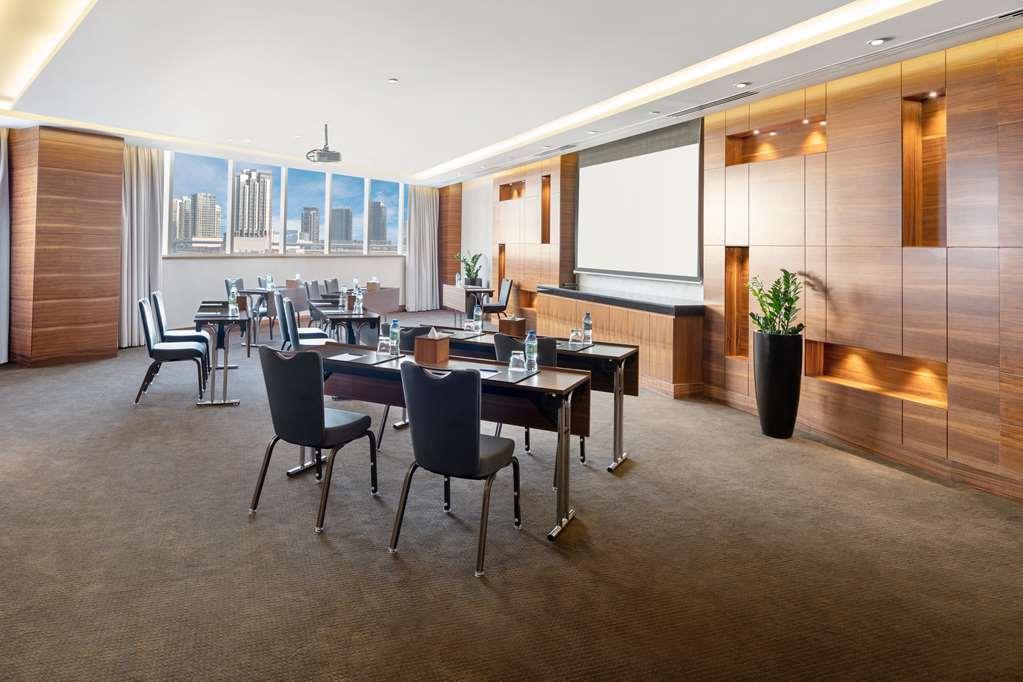 Radisson Blu Hotel. Waterfront Dubaï
