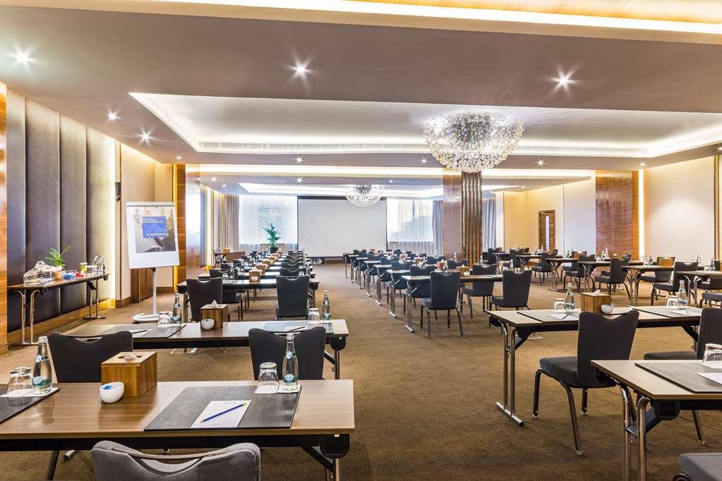 Radisson Blu Hotel. Waterfront Hotel Dubaï