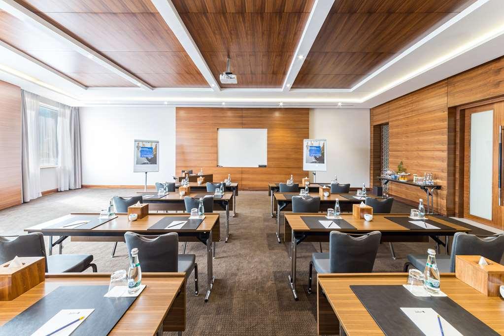 Radisson Blu Hotel. Waterfront Dubaï