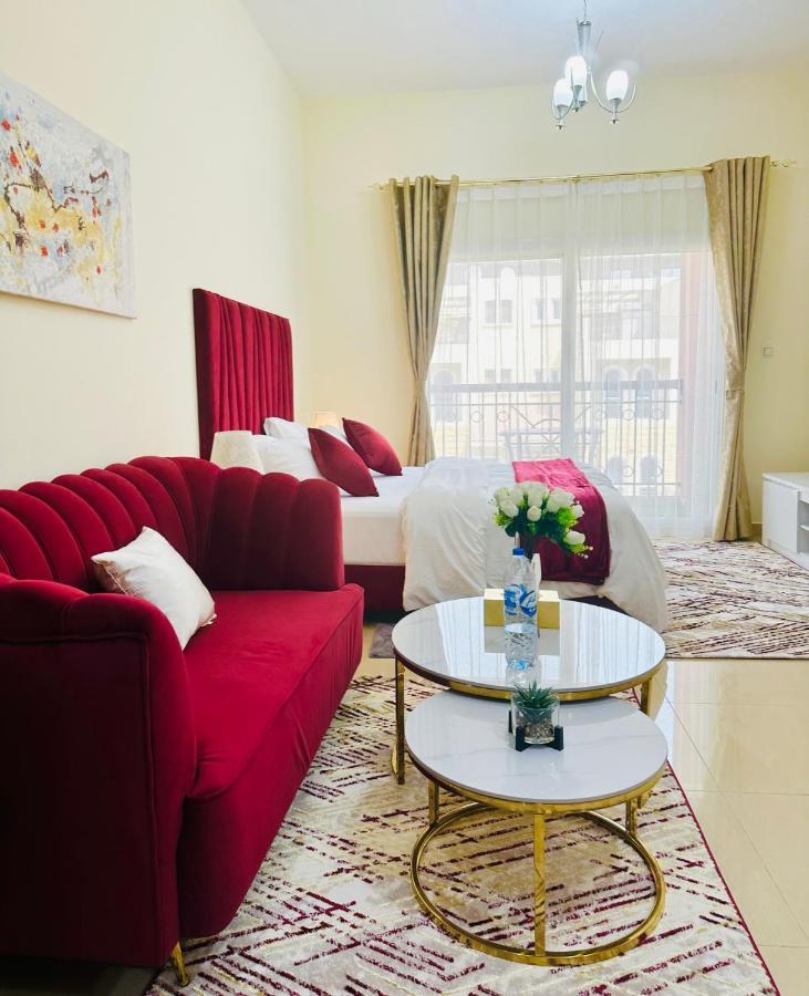 Luxurious Living In Jumeirah Village Circle, Apartamento *