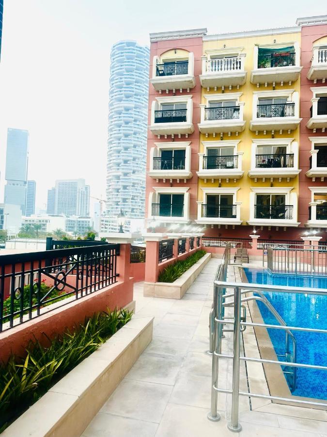 Luxurious Living In Jumeirah Village Circle, Dubái