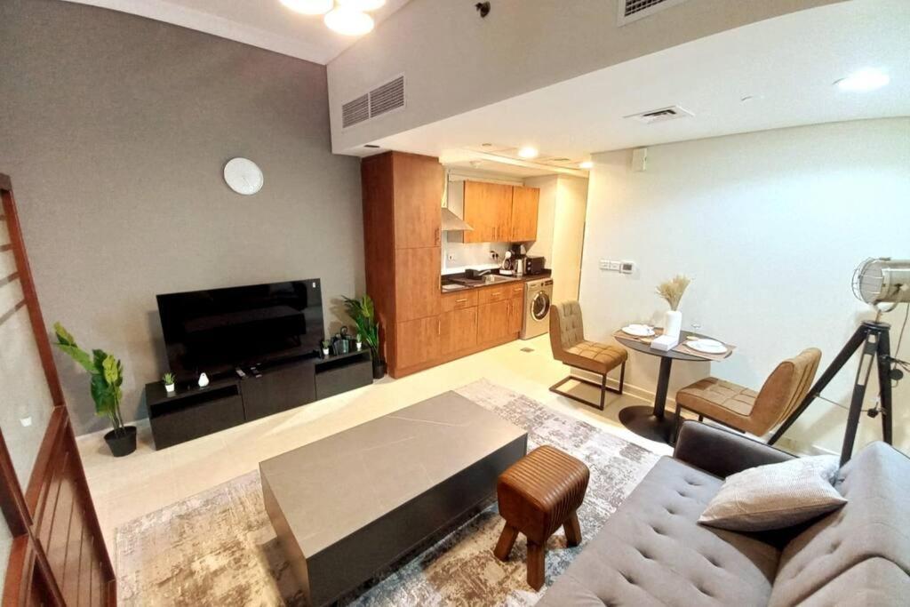 Stonetree - Furnished Near Metro Station Dubaï
