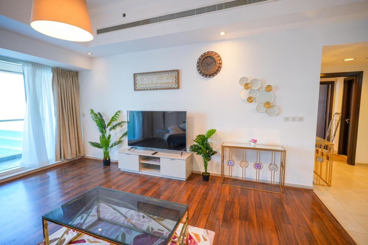 Incredible 2br With Burj Khalifa View & Balcony Lejlighed Dubai