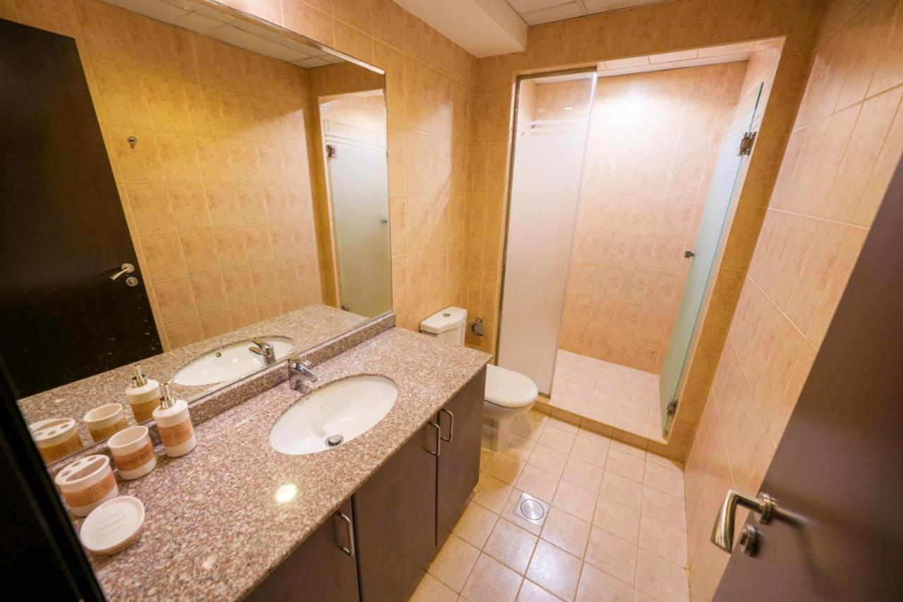 Incredible 2br With Burj Khalifa View & Balcony Lejlighed