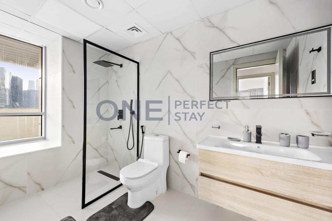 Apartamento Luxurious 1-bedroom With Spectacular views Dubai