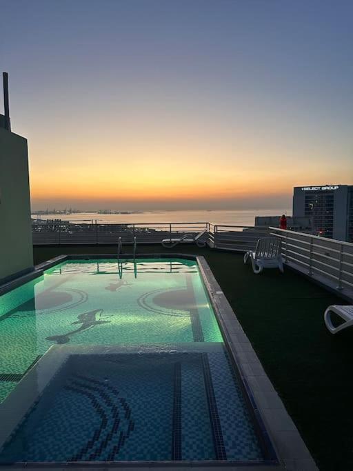 Luxe 1 Bedroom Near Dmcc Metro & Jbr Appartement *