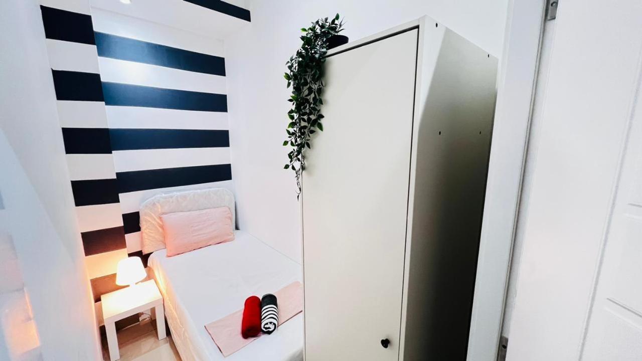 Brand New Private Partition Near Moe Metro Habitación en casa particular