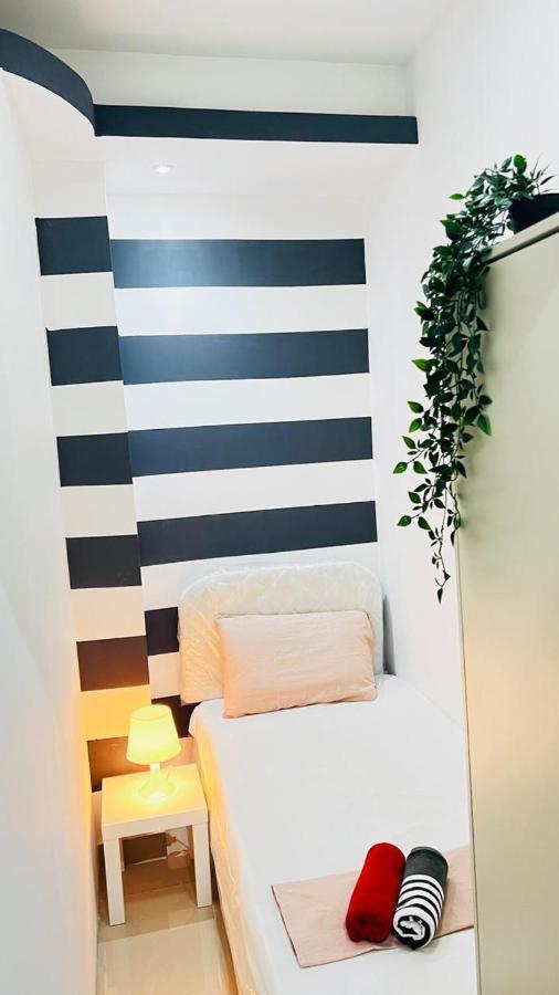 Brand New Private Partition Near Moe Metro * Dubái
