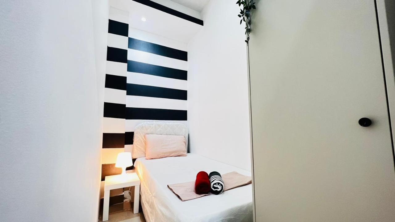 Habitación en casa particular Brand New Private Partition Near Moe Metro