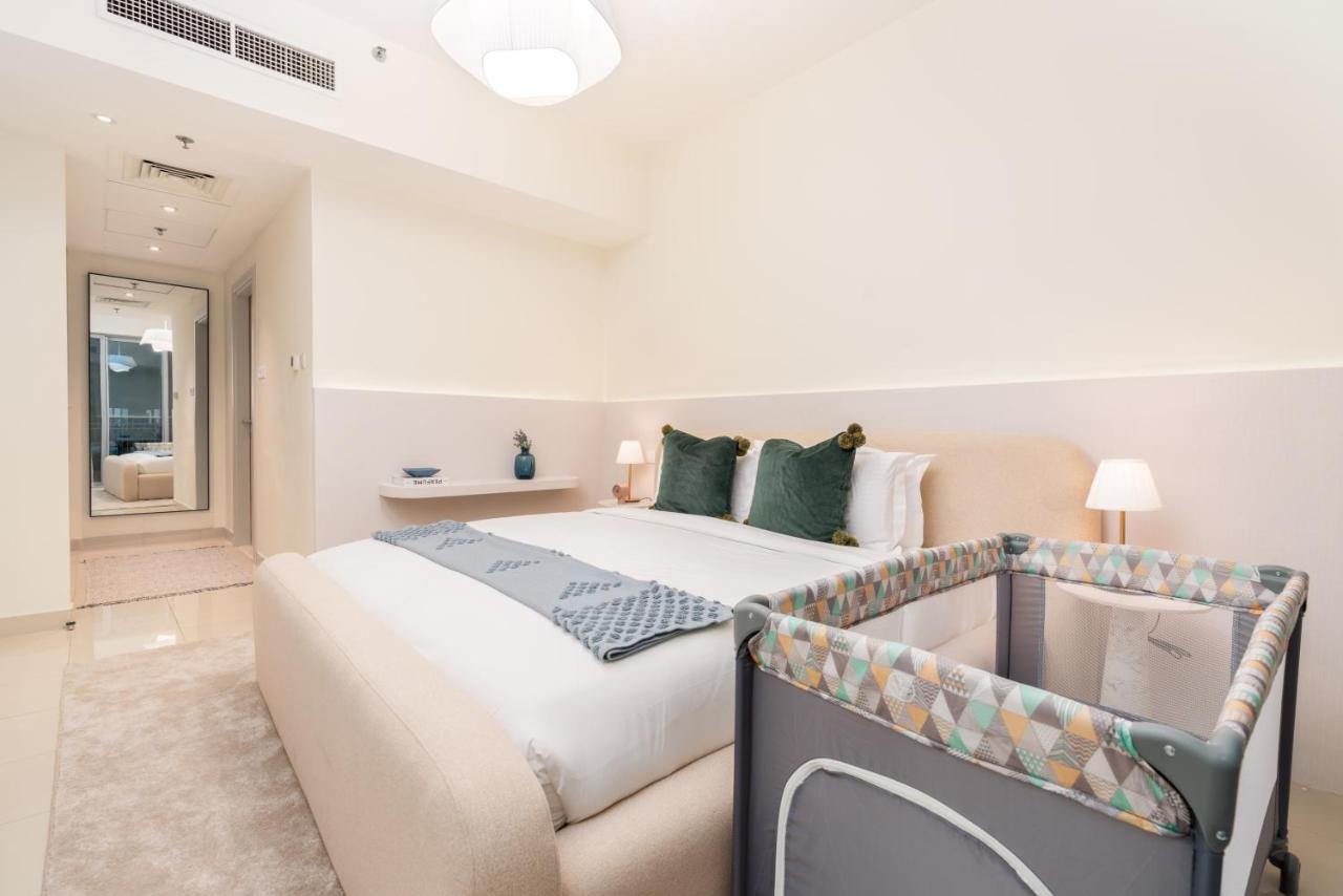 Burj Khalifa Views / 5 Min Walk From Mall / Opera / Upgraded / Designer Choice / 8 People / The Location