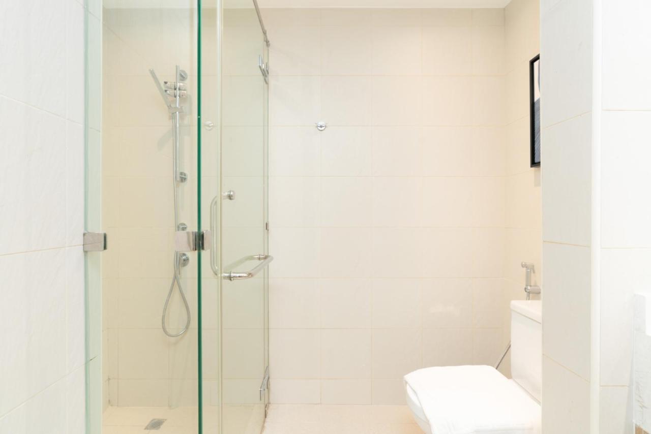 Apartment Burj Khalifa Views / 5 Min Walk From Mall / Opera / Upgraded / Designer Choice / 8 People / The Location *