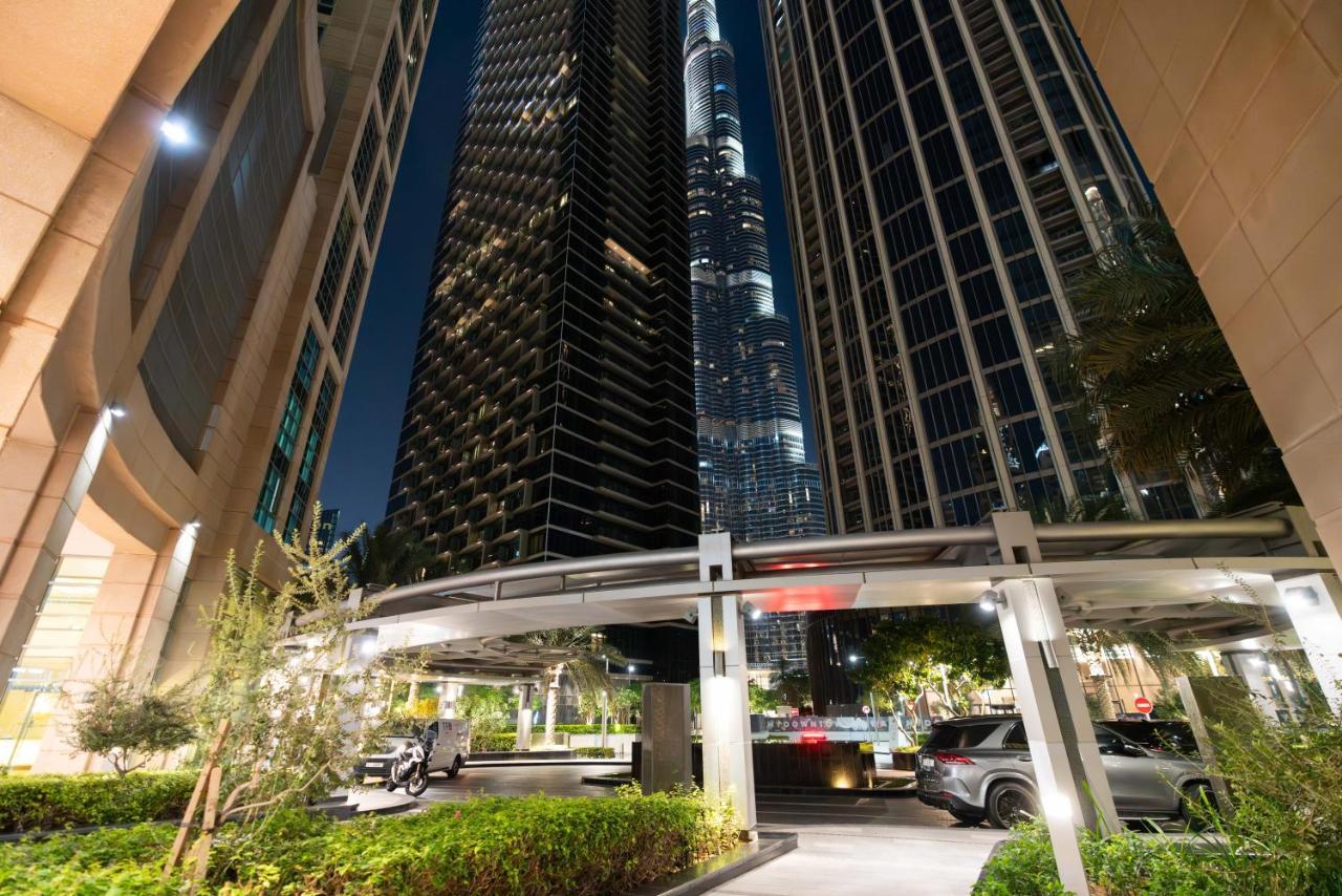 Apartment Burj Khalifa Views / 5 Min Walk From Mall / Opera / Upgraded / Designer Choice / 8 People / The Location *